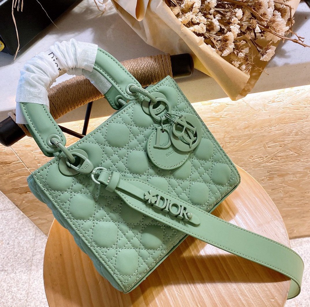 TOP Brand Fashion Shoulder Bag Women's Classic Luxury Designers Handbags High Quality Leather Crossbody Bags -D5174, Red;black
TOP Brand Fashion Shoulder Bag Women's Classic Luxury Designers Handbags High Quality Leather Crossbody Bags -D5174, Red;black