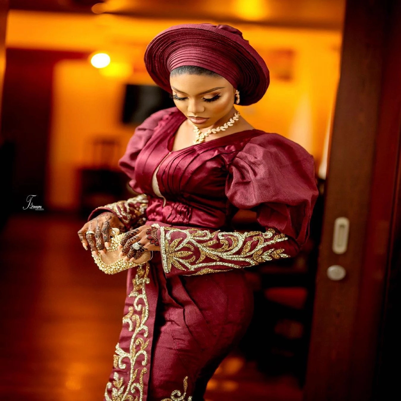 Stye Bury Ebi Aso Satin Mermaid Evening Dresses with Long Sleeves Gold Lace Applique Ankle Length Plus Size Formal Prom Party Gowns