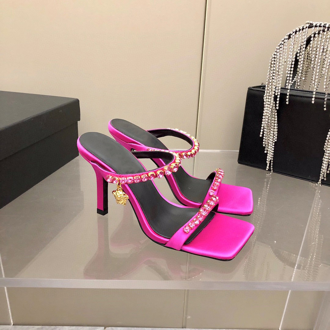 shoes High heels sandals Medusa dress shoes Genuine Leather Metal chain Fashion 9cm high quality Diamond, Yellow
shoes High heels sandals Medusa dress shoes Genuine Leather Metal chain Fashion 9cm high quality Diamond, Yellow