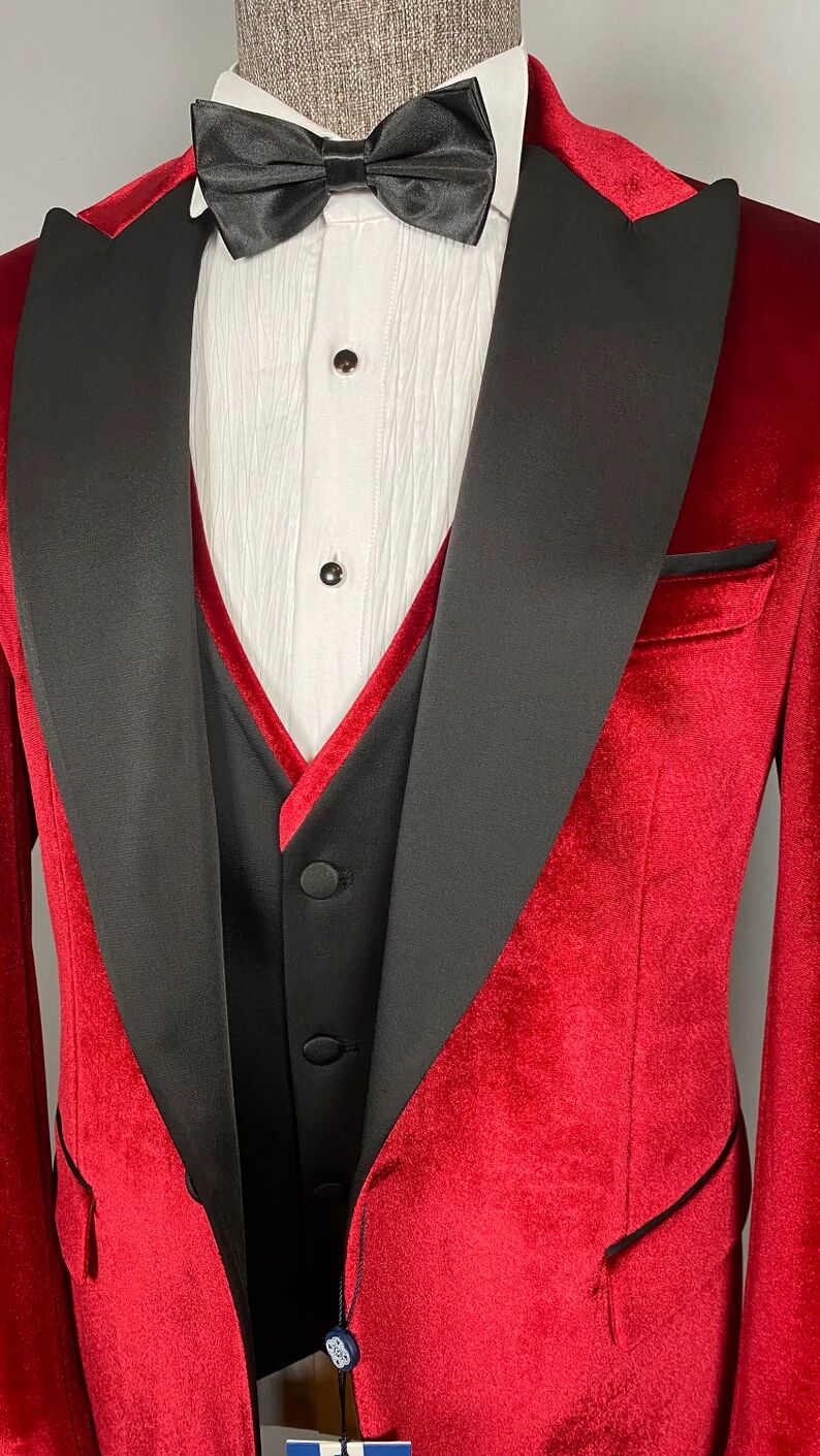 2025 Newest One Button Groom Tuxedos Red Shawl Lapel Slim Fit Mens Wedding Suits Formal Party Prom Suit Custom Made (Jacket+Vest+Pants)