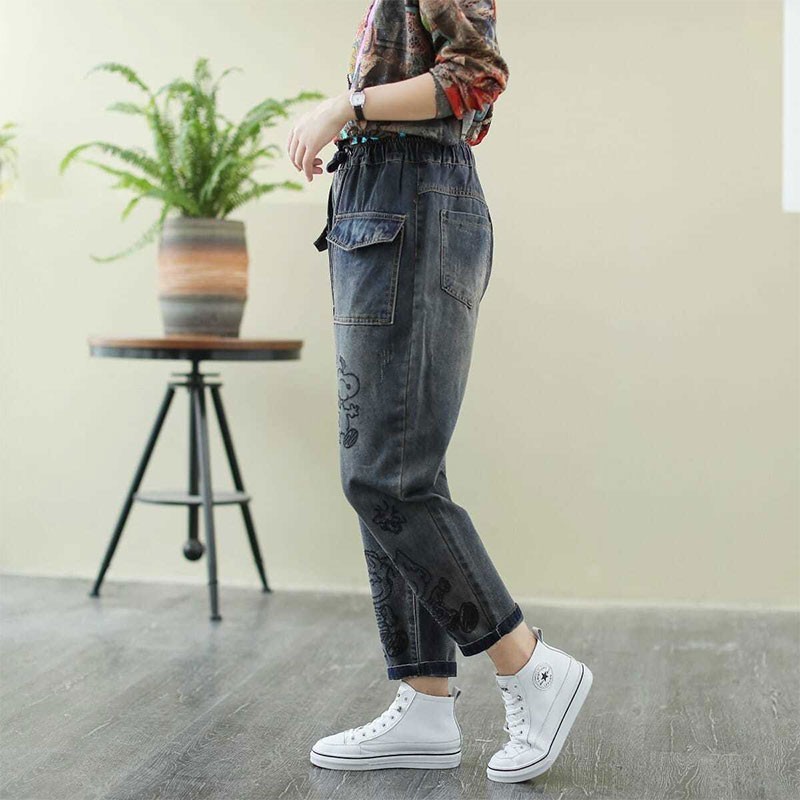 Autumn Arts Style Women Elastic Waist Loose Denim Harem Pants Double Pocket Cartoon Embroidery Casual Jeans M336 210512