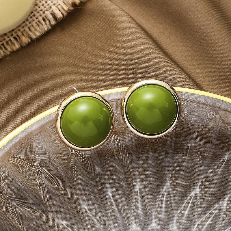 Stud Vintage Chic Simulated Pearl Earrings Gold Color Metal Big Green Statement Earring For Women Party Jewelry Gifts, Golden;silver
Stud Vintage Chic Simulated Pearl Earrings Gold Color Metal Big Green Statement Earring For Women Party Jewelry Gifts, Golden;silver