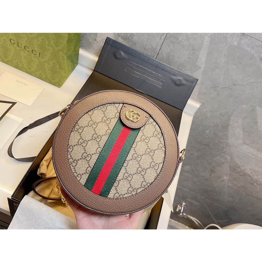 Gucci Women's men Crossbody Genuine leather Bags tote fashion Round cake Travel GG Shoulder bag wallet Purse Luxury Designer totes Embossing Handbags
Gucci Women's men Crossbody Genuine leather Bags tote fashion Round cake Travel GG Shoulder bag wallet Purse Luxury Designer totes Embossing Handbags