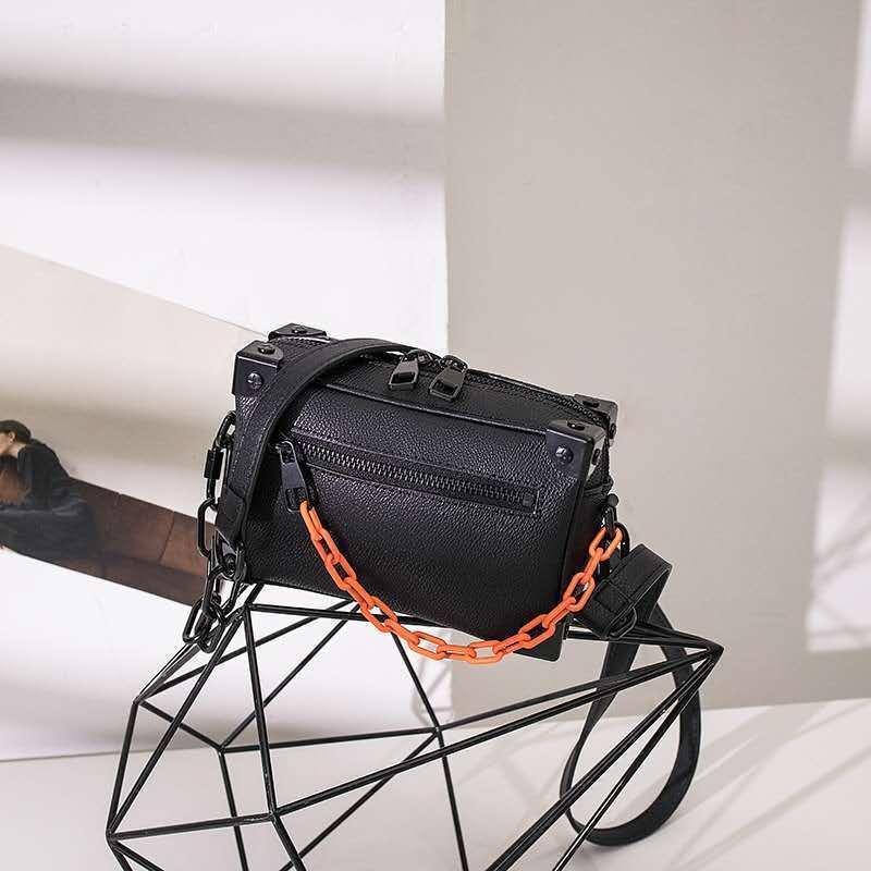 Shoulder Bags Mini Soft Trunk Women Luxury Desinger Square Bag Unisex Fashion Chain Small Handbag Purse For Ladies, Black
Shoulder Bags Mini Soft Trunk Women Luxury Desinger Square Bag Unisex Fashion Chain Small Handbag Purse For Ladies, Black