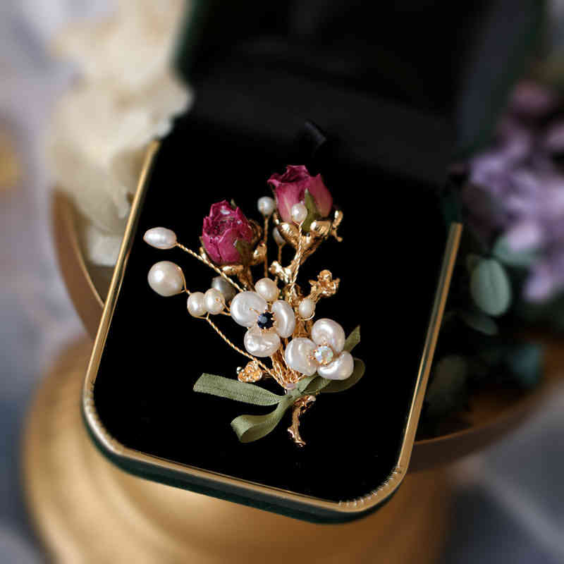 Brooch Female Design Sense Eternal Flower Pin Decoration Creativity Versatile Sen Sweater Coat Autumn and Winter