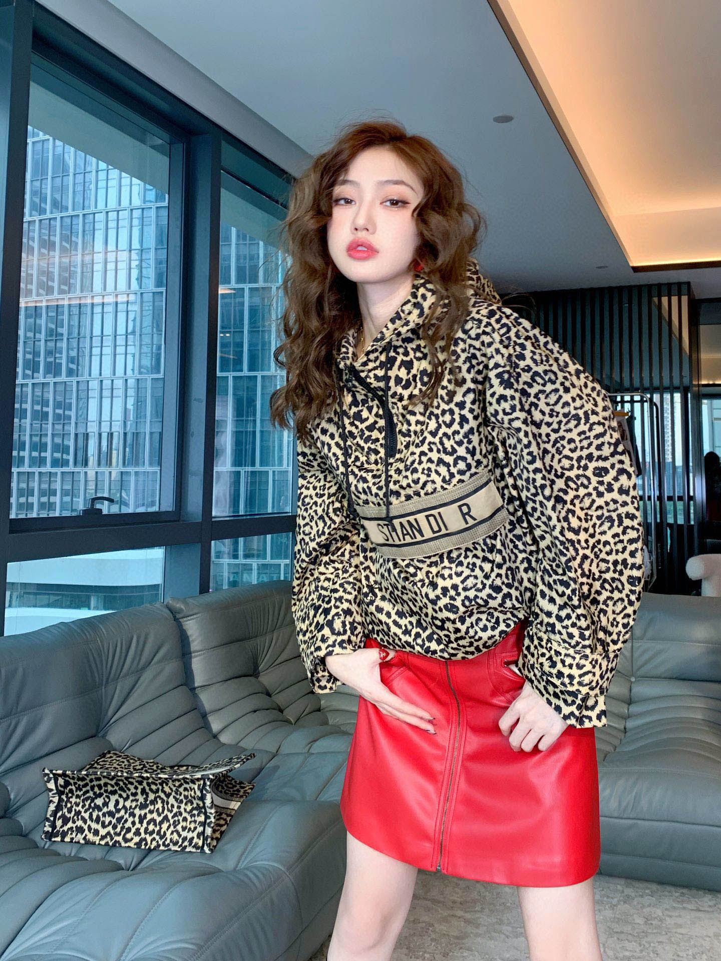 Women' Jackets Print leopard grain is loose long sleeve hooded charge coat, fashionable and modern wild dye-in-a-wood, Leopard print
Women' Jackets Print leopard grain is loose long sleeve hooded charge coat, fashionable and modern wild dye-in-a-wood, Leopard print
