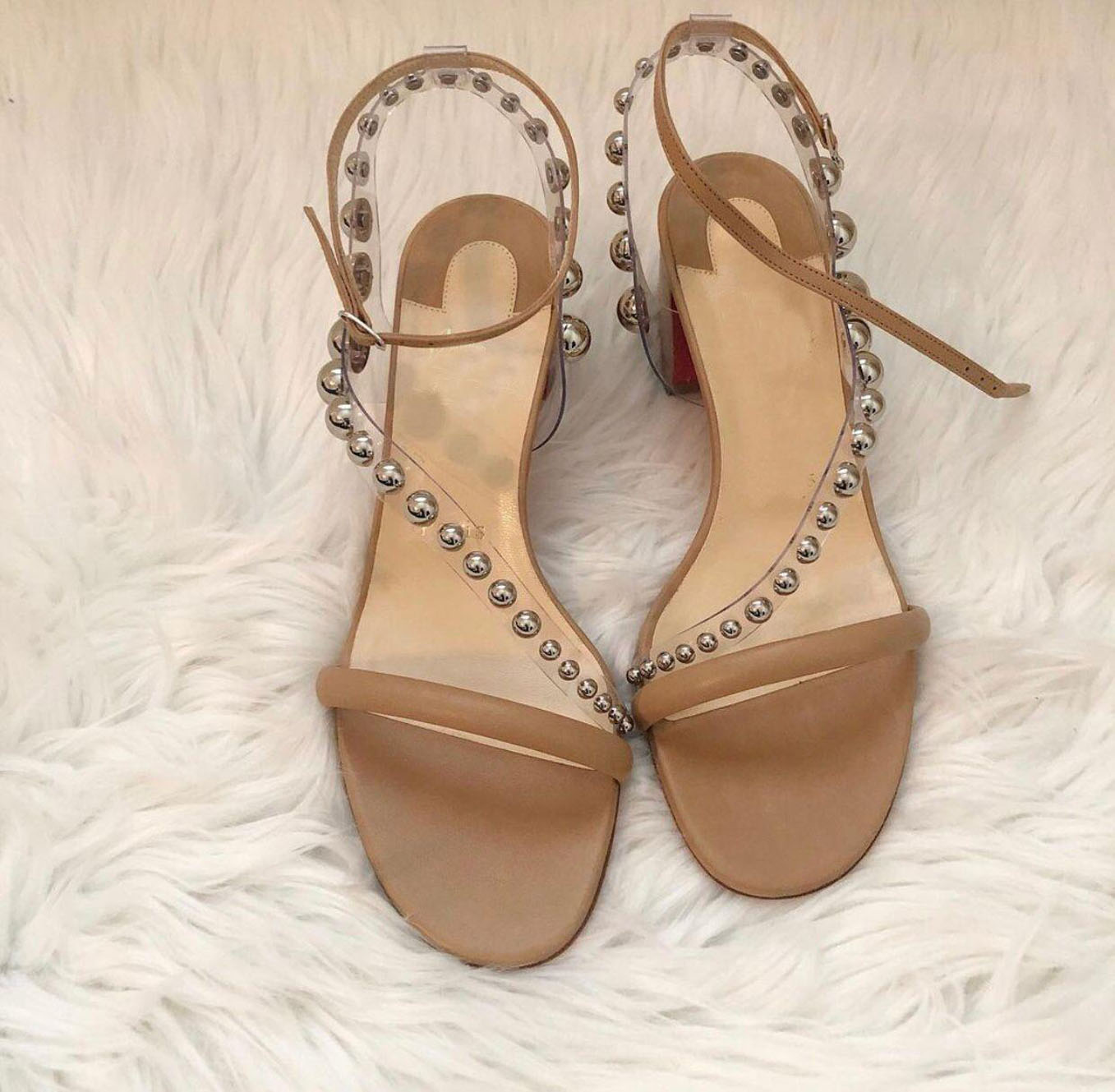 Designs Luxury Summer Shoe Women's Red-soles Sandals Sliver Studded & PVC Strap Corrine Red Bottom Shoes Sexy Ladies Gladiator Sandalias Chunky Heels Party Wedding
Designs Luxury Summer Shoe Women's Red-soles Sandals Sliver Studded & PVC Strap Corrine Red Bottom Shoes Sexy Ladies Gladiator Sandalias Chunky Heels Party Wedding