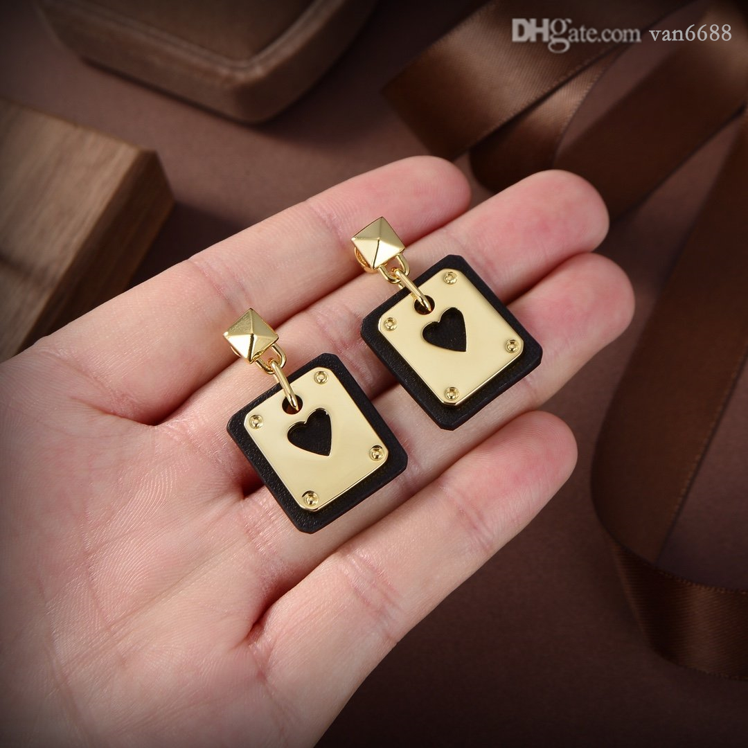 Designer Women Earring Stud Silver Gold Love Herme Charm Earrings Horse Bracelet Screw Party Wedding Couple Cuff Gift Fashion Luxury Jewelry A6, Golden
Designer Women Earring Stud Silver Gold Love Herme Charm Earrings Horse Bracelet Screw Party Wedding Couple Cuff Gift Fashion Luxury Jewelry A6, Golden