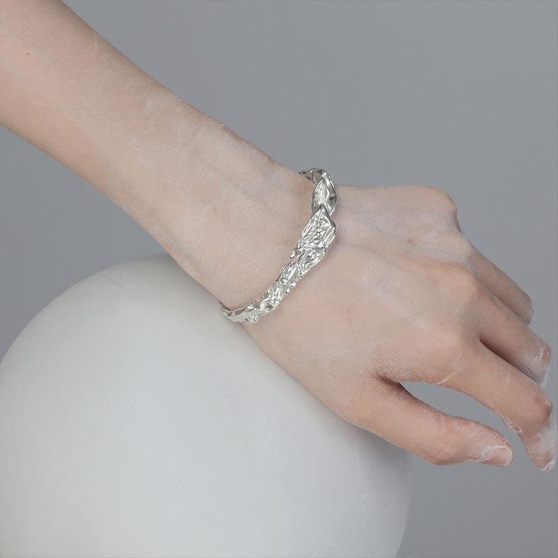 Bangle Women Bracelet Simple Personality Tin Foil 925 Sterling Silver Jewelry Single Row Fine Luxury Woman Accessories Bracelets
Bangle Women Bracelet Simple Personality Tin Foil 925 Sterling Silver Jewelry Single Row Fine Luxury Woman Accessories Bracelets