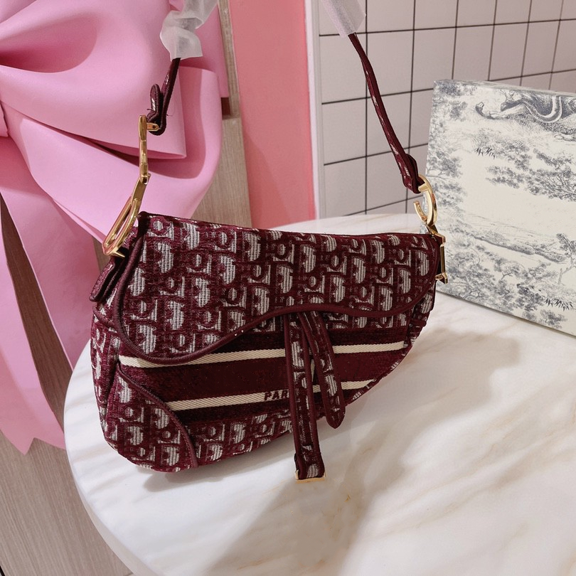 Embroidery Saddle Bag Canvas D Logo Shoulder Cross Body Bags Stylish Handbag for Lady Fashion Women Wallet Luxury Purse Golden Hardware Shopping Fanny Pack, Extra fee(not sale separately)
Embroidery Saddle Bag Canvas D Logo Shoulder Cross Body Bags Stylish Handbag for Lady Fashion Women Wallet Luxury Purse Golden Hardware Shopping Fanny Pack, Extra fee(not sale separately)