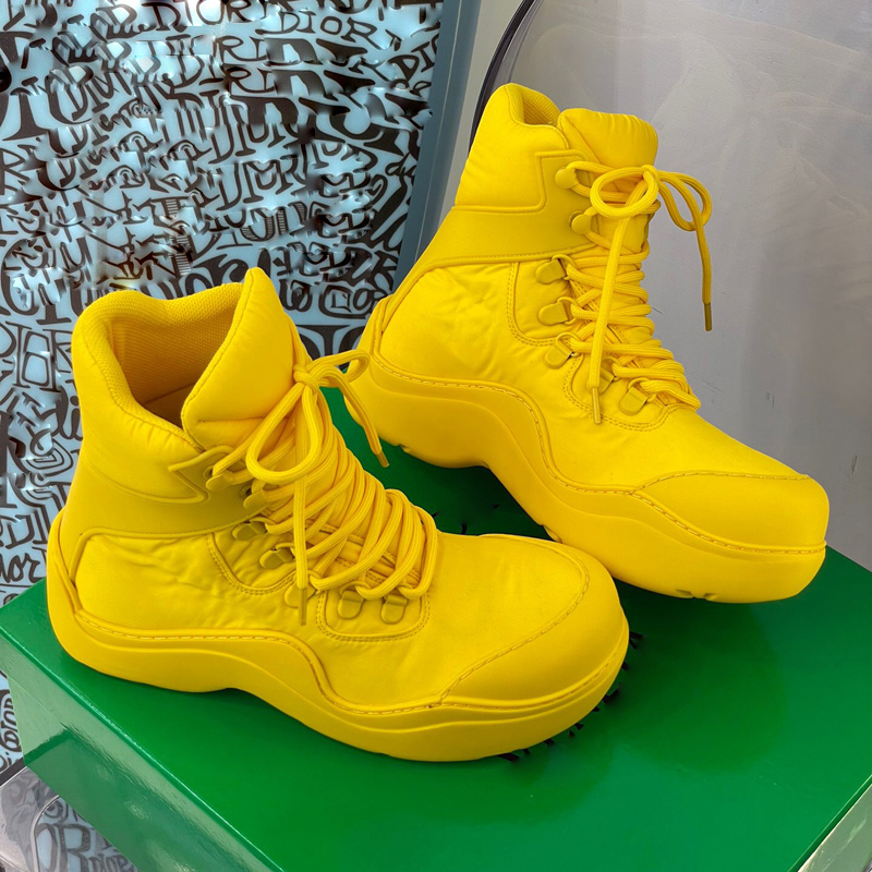 2021 autumn and winter latest fashion boots candy color women outdoor non slip thick soled lace up Martin boot designer women's shoe High, Black
2021 autumn and winter latest fashion boots candy color women outdoor non slip thick soled lace up Martin boot designer women's shoe High, Black