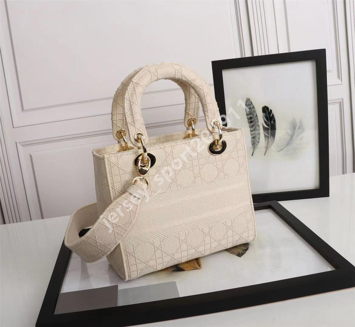 top Luxurys Designers vannogg 2021 Style Designer Handbag Diamond Embroidery Canvas Bags Fashionable High Quality Diagonal Shoulder lady Bag 245cm, Not ordered separately
top Luxurys Designers vannogg 2021 Style Designer Handbag Diamond Embroidery Canvas Bags Fashionable High Quality Diagonal Shoulder lady Bag 245cm, Not ordered separately