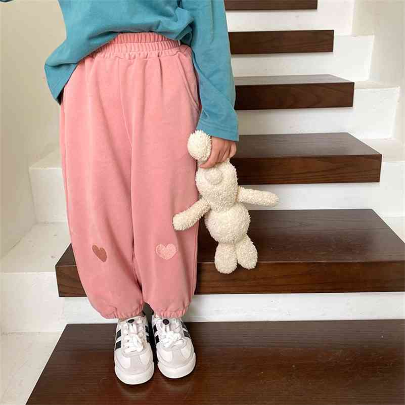 Spring Girls cotton loose heart embroidery sports trousers 5 colors soft casual sweatpants 210708, Black
Spring Girls cotton loose heart embroidery sports trousers 5 colors soft casual sweatpants 210708, Black