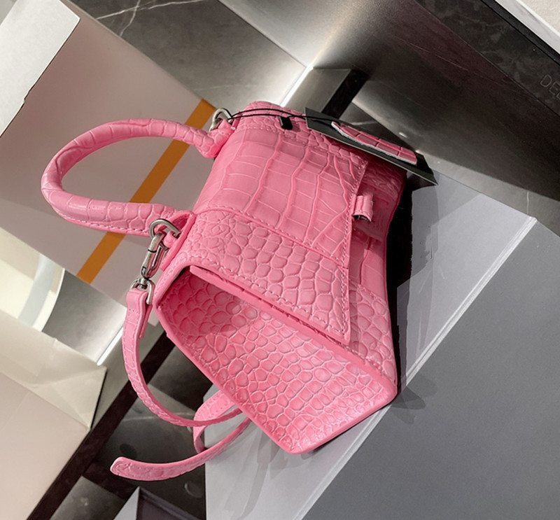 women classic handbag HOURGLASS Messenger Bags girls crossbody bag size 23cm Designer purses with long strap many colors, Extra shipping
women classic handbag HOURGLASS Messenger Bags girls crossbody bag size 23cm Designer purses with long strap many colors, Extra shipping