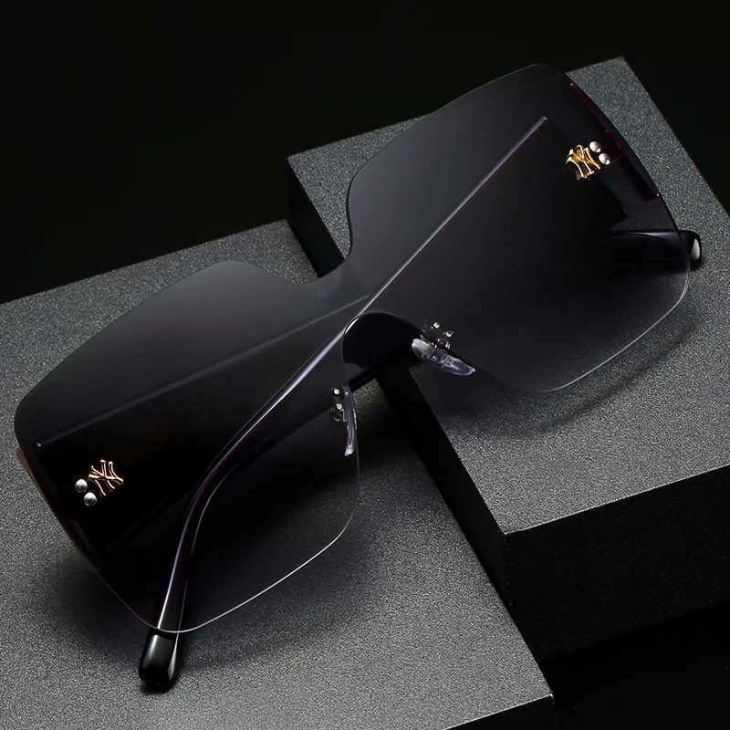 2021 Fashion Sunglasses Brand oversized Square sun glasses frame polarized women and mens designers Driving with box, White;black
2021 Fashion Sunglasses Brand oversized Square sun glasses frame polarized women and mens designers Driving with box, White;black
