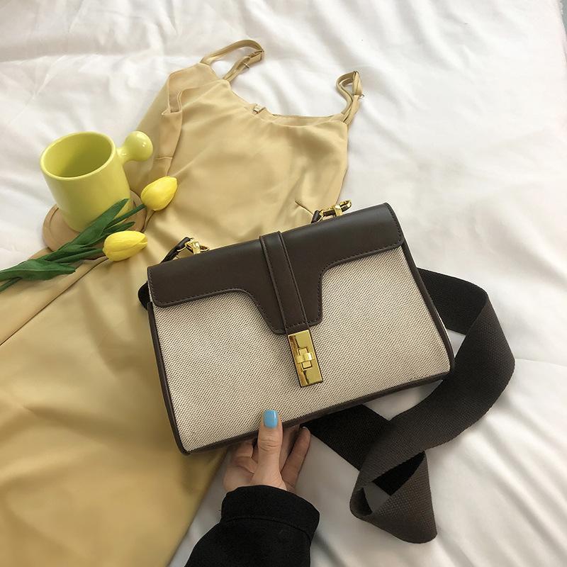 Evening Bags Chic Golden Lock Wide Straps Shoulder For Women Charming Thick Canvas & PU Leather Contrast Color Crossbody Bag Trend Brand
Evening Bags Chic Golden Lock Wide Straps Shoulder For Women Charming Thick Canvas & PU Leather Contrast Color Crossbody Bag Trend Brand