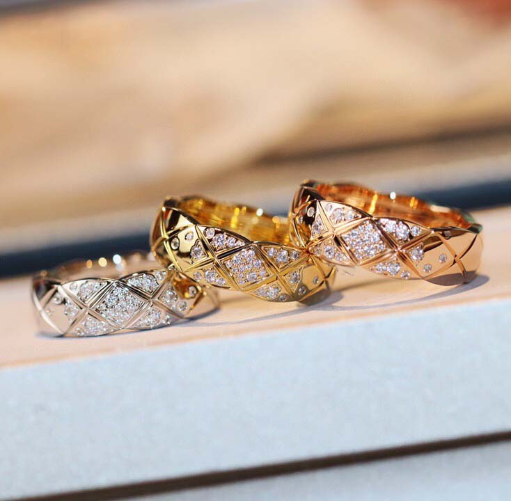 Luxury quality punk band ring with diamond for women wedding jewelry gift in three colors Have box PS3202
Luxury quality punk band ring with diamond for women wedding jewelry gift in three colors Have box PS3202