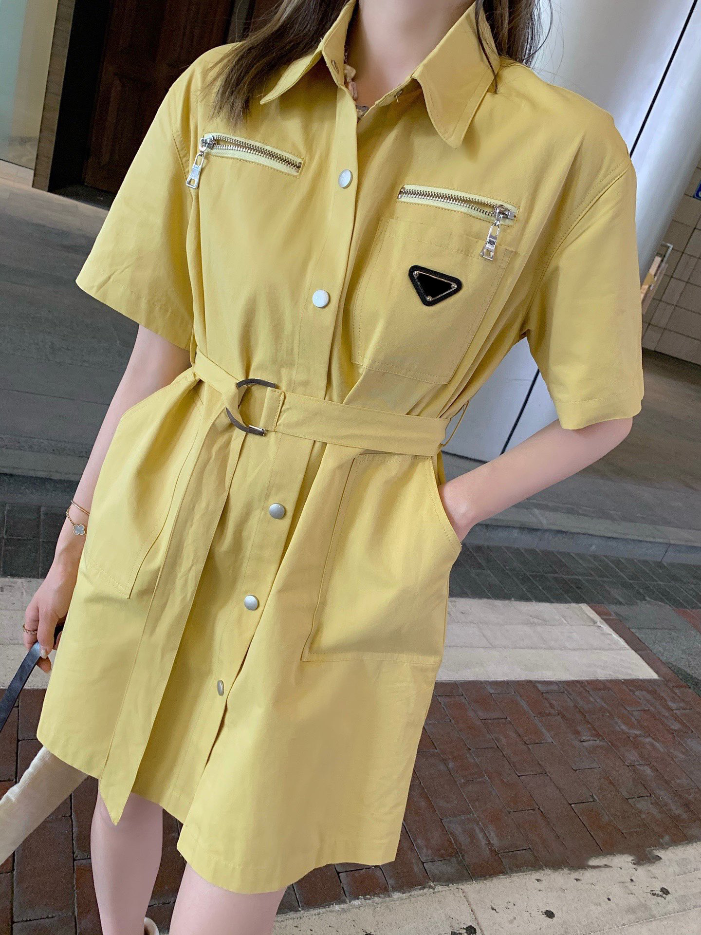 2021 women dress Street Style brand long shirts Limited edition belt decoration Detail processing perfect top quality material lapel spring blouses for female, Pink
2021 women dress Street Style brand long shirts Limited edition belt decoration Detail processing perfect top quality material lapel spring blouses for female, Pink