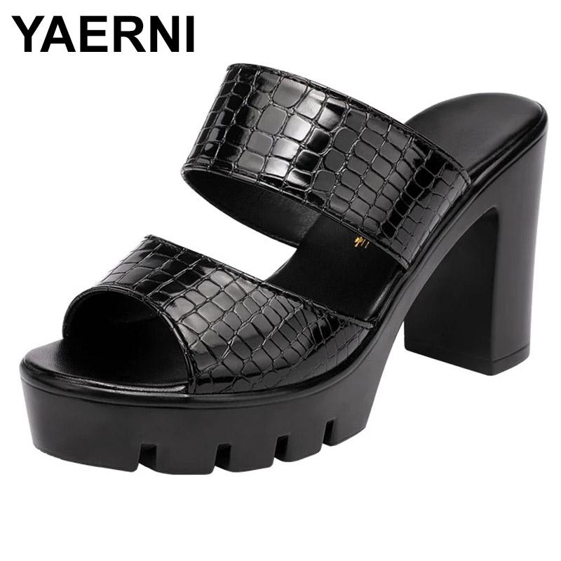 Slippers YAERNI 10cm Heel Platform Patent Leather Shoes Summer 2021 Sexy High Heels Slides Women Thick Bottom Big Size 33-43, Red
Slippers YAERNI 10cm Heel Platform Patent Leather Shoes Summer 2021 Sexy High Heels Slides Women Thick Bottom Big Size 33-43, Red