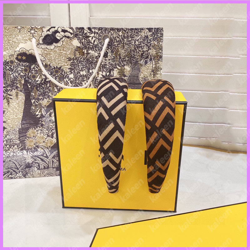 Designer Headband F Letters Headband Designer Accessories Hair Hoops Headwrap Woman Brown Headwraps Luxurys Designers Jewelry D221125F
Designer Headband F Letters Headband Designer Accessories Hair Hoops Headwrap Woman Brown Headwraps Luxurys Designers Jewelry D221125F