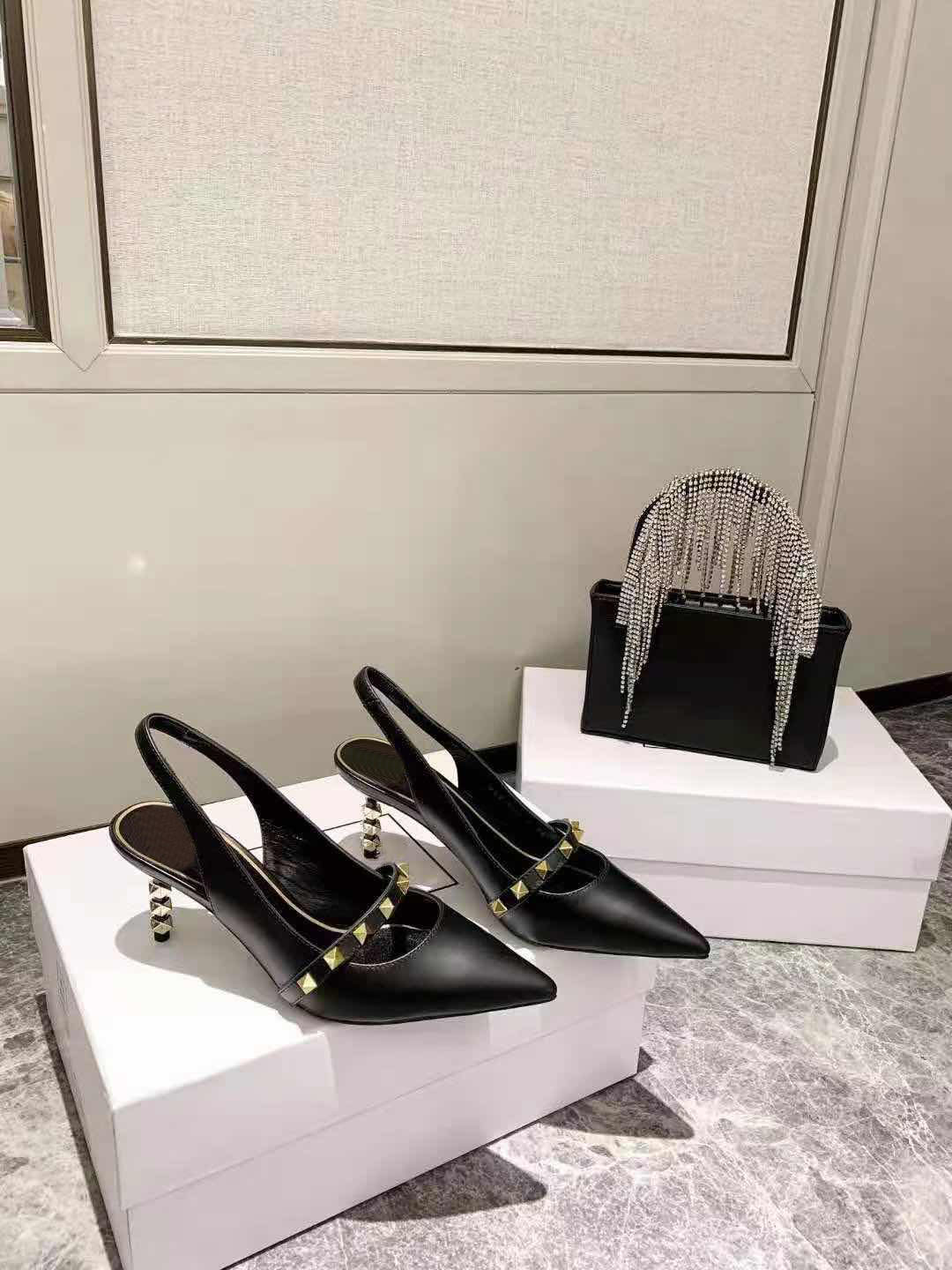 European spring and summer fashion women's high-heeled sandals, elegant, sexy trend, leather sole, with box, 7cm, size 34-41, Black
European spring and summer fashion women's high-heeled sandals, elegant, sexy trend, leather sole, with box, 7cm, size 34-41, Black