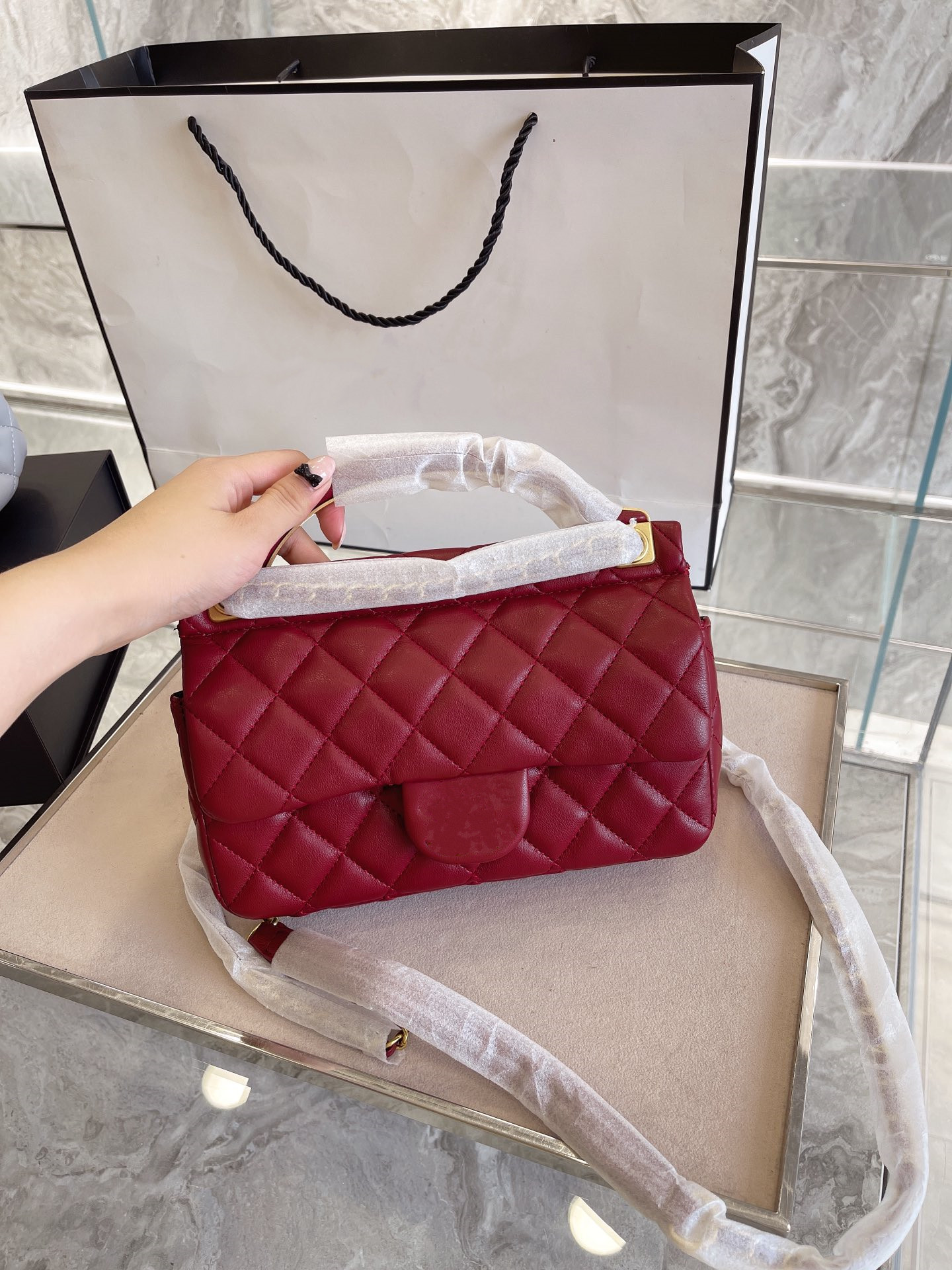CC 2021 classic quilted bag stunning macaron color series metal chain bags geometric handbag, Burgundy
CC 2021 classic quilted bag stunning macaron color series metal chain bags geometric handbag, Burgundy