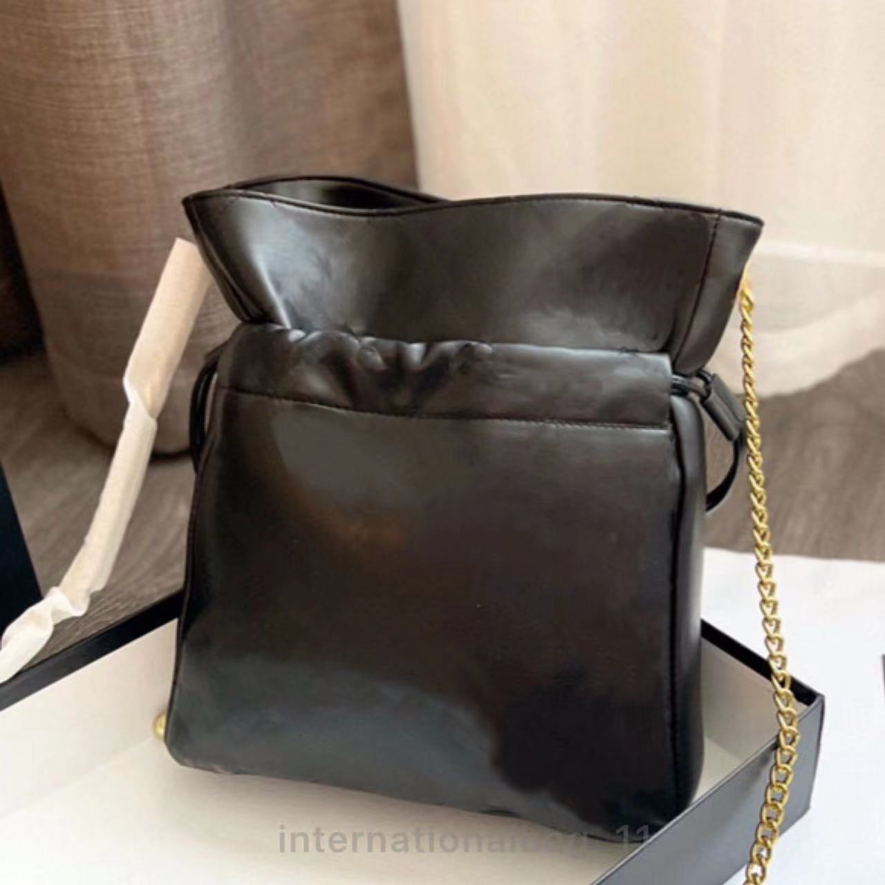 Classic link shoulder bags Designer leather Solid color Ribbed Shrink shopping tote Fashion ladies drawstring bucket bag, Customize
Classic link shoulder bags Designer leather Solid color Ribbed Shrink shopping tote Fashion ladies drawstring bucket bag, Customize