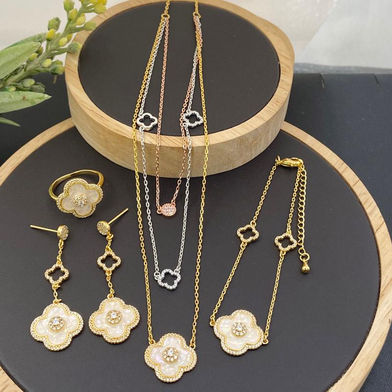 Earrings & Necklace Vanifi Fashion Jewelry Set Classic Clover Shell Zirconia With Earring Bracelet And Ring For Woman Wedding Party Gift, As pic
Earrings & Necklace Vanifi Fashion Jewelry Set Classic Clover Shell Zirconia With Earring Bracelet And Ring For Woman Wedding Party Gift, As pic