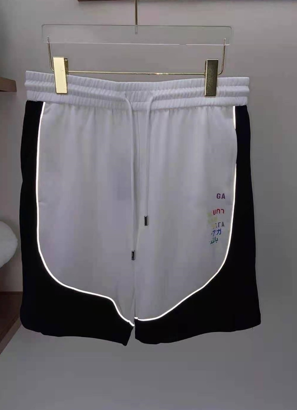 2021 Fashion Summer Europe USA Outdoor Reflective strip Shorts Women and Men High Street Running Middle Pants Jogging Shorts zdlb0511., Black
2021 Fashion Summer Europe USA Outdoor Reflective strip Shorts Women and Men High Street Running Middle Pants Jogging Shorts zdlb0511., Black