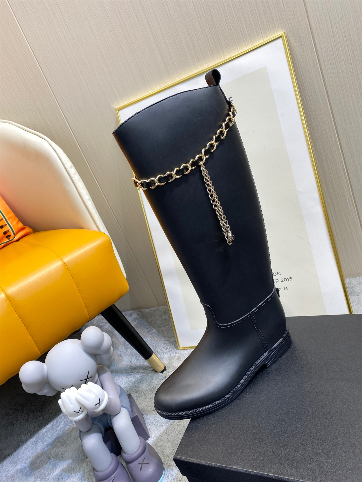 Autumn and winter middle age series rain boots booties women Martin boot leather chain decoration flat bottom retro rainboots waterproof, Black
Autumn and winter middle age series rain boots booties women Martin boot leather chain decoration flat bottom retro rainboots waterproof, Black