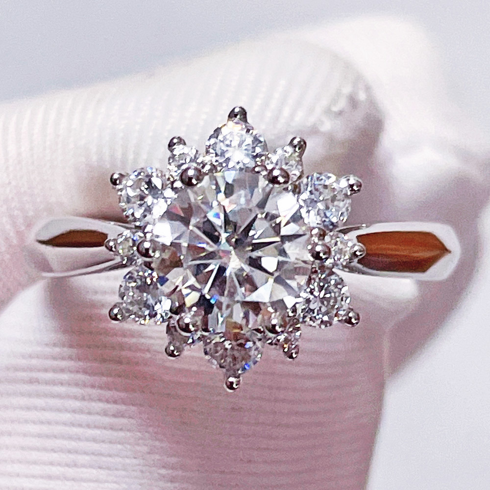 Sun Flower Design Real Moissanite Ring Size 6.5mm 1CT Not Resizable Adjustable 925 Silver Lab Diamonds Wedding Rings
Sun Flower Design Real Moissanite Ring Size 6.5mm 1CT Not Resizable Adjustable 925 Silver Lab Diamonds Wedding Rings