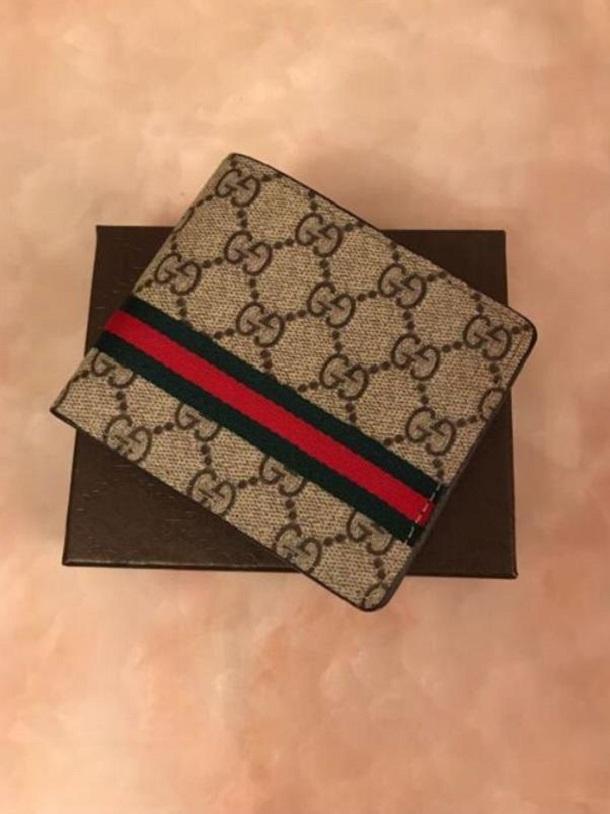 2021 Mens Wallet Credit Card Holder Purse Men Wallets Purses With OriginalLouis
Vitton
Bag, Red;black
2021 Mens Wallet Credit Card Holder Purse Men Wallets Purses With OriginalLouis
Vitton
Bag, Red;black