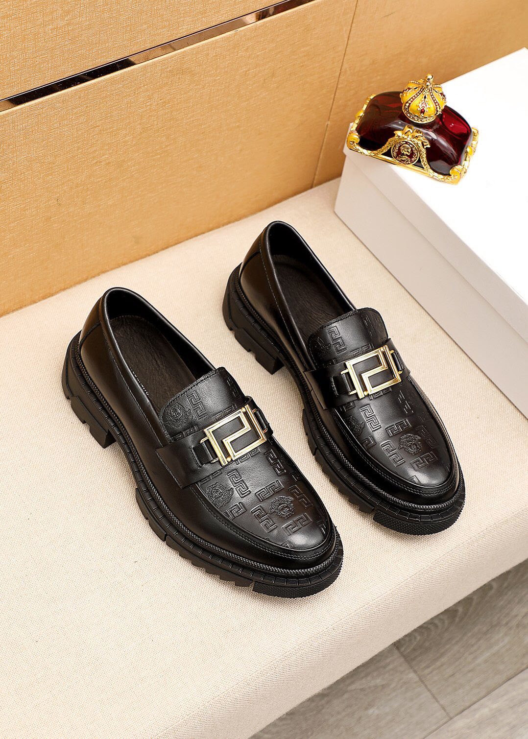 High Quality 2021 Men Formal Dress Shoes Gentlemen Business Genuine Leather Flats Mens Brand Designer Party Office Shoes Platform Casual Loafers Size 38-45, Black
High Quality 2021 Men Formal Dress Shoes Gentlemen Business Genuine Leather Flats Mens Brand Designer Party Office Shoes Platform Casual Loafers Size 38-45, Black