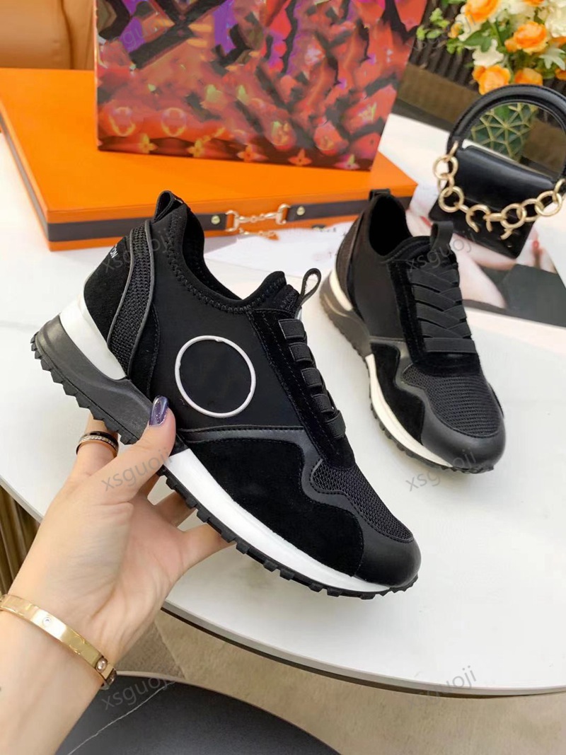 Femmes De Luxe Casual Chaussures Hommes Tout En Cuir Sport Sneaker Personnalité Dresseur Robe Partie Chaussure Daily Runner, Black;red
Femmes De Luxe Casual Chaussures Hommes Tout En Cuir Sport Sneaker Personnalité Dresseur Robe Partie Chaussure Daily Runner, Black;red