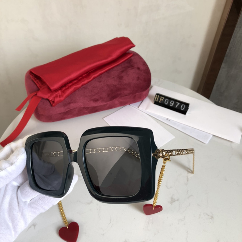 Woman Sunglasses Adumbral Sunglasses Womens Beach Chain Fashion Glasses UV400 2 Color Good Quality with Box
Woman Sunglasses Adumbral Sunglasses Womens Beach Chain Fashion Glasses UV400 2 Color Good Quality with Box
