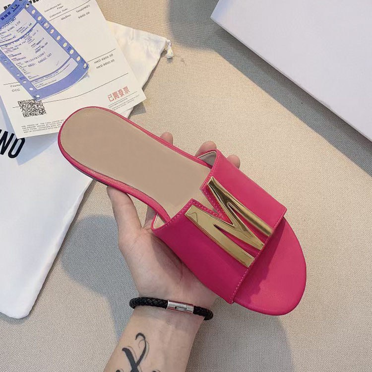 Letter slippers female summer wear new fashion metal sandals, beach travel shoes, one word slippers, Black
Letter slippers female summer wear new fashion metal sandals, beach travel shoes, one word slippers, Black
