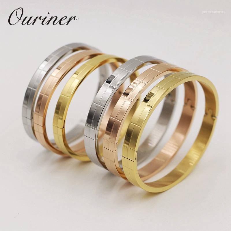 Bangle Simple Design Love Buckle Bangles Bracelets For Women Men Lover Jewelry Wristband Frosted Gold Couple Valentine K711
Bangle Simple Design Love Buckle Bangles Bracelets For Women Men Lover Jewelry Wristband Frosted Gold Couple Valentine K711