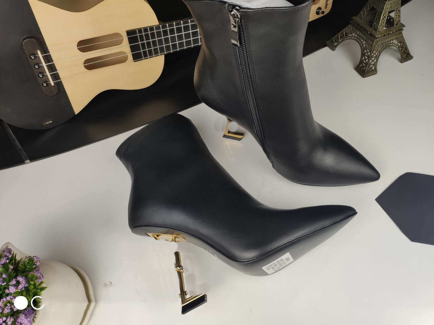 Socks boots autumn and winter women Short shoes sexy letters fashion thick heel high prad heels Martin Boots luxury designer ysl
top quality A4
Socks boots autumn and winter women Short shoes sexy letters fashion thick heel high prad heels Martin Boots luxury designer ysl
top quality A4