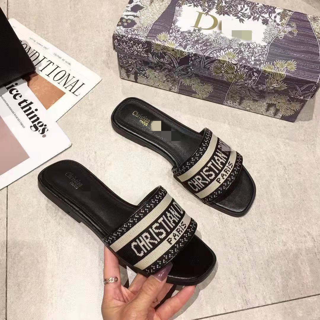 Letter Women's Slippers Harajuku Style Embroidered Sandals Home Ladies Flip Flop Fashion Comfortable Designer Luxury Slides, Brown
Letter Women's Slippers Harajuku Style Embroidered Sandals Home Ladies Flip Flop Fashion Comfortable Designer Luxury Slides, Brown