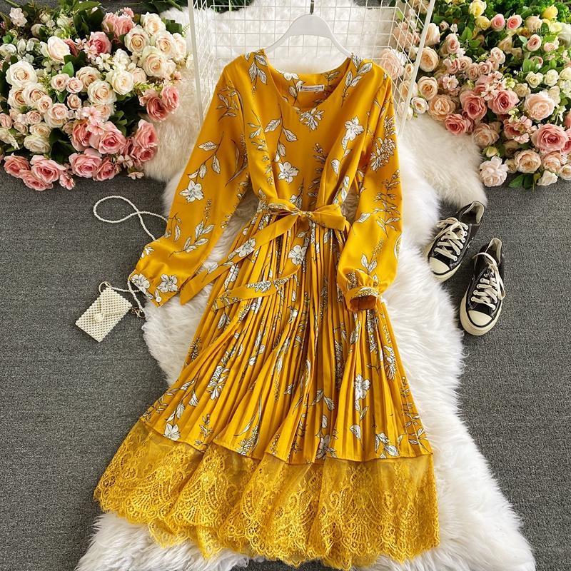 Casual Dresses Vintage Floral Print V-Neck Women Dress Fashion Temperament Lace-Up Patchwork Pleated Korean Style High Waist Clothes, Black
Casual Dresses Vintage Floral Print V-Neck Women Dress Fashion Temperament Lace-Up Patchwork Pleated Korean Style High Waist Clothes, Black