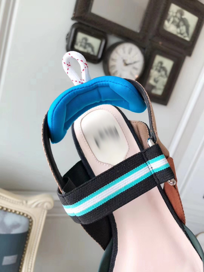 2021 Good Quality Fashion Women Luxurys Designers Shoes Designer Sandals Womens Luxury High Heels Sandal Dress Shoess With Box Size 35-41 -H303, Sky blue
2021 Good Quality Fashion Women Luxurys Designers Shoes Designer Sandals Womens Luxury High Heels Sandal Dress Shoess With Box Size 35-41 -H303, Sky blue