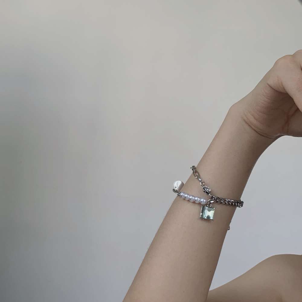 bracelet Daydream series mint green zircon pearl splicing Bracelet niche design cool wind, Golden;silver
bracelet Daydream series mint green zircon pearl splicing Bracelet niche design cool wind, Golden;silver