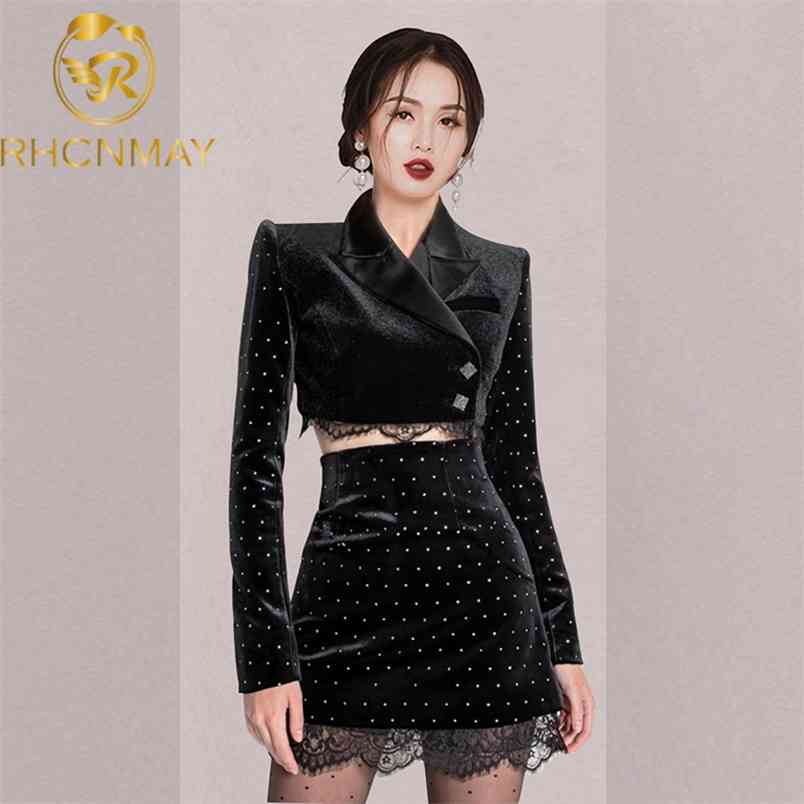 Autumn Celebrity Fashion Women Sets Cropped Short Tops & Mini Bodycon Skirts Polka Dot Velvet 2 Pcs Outfits Street 210506