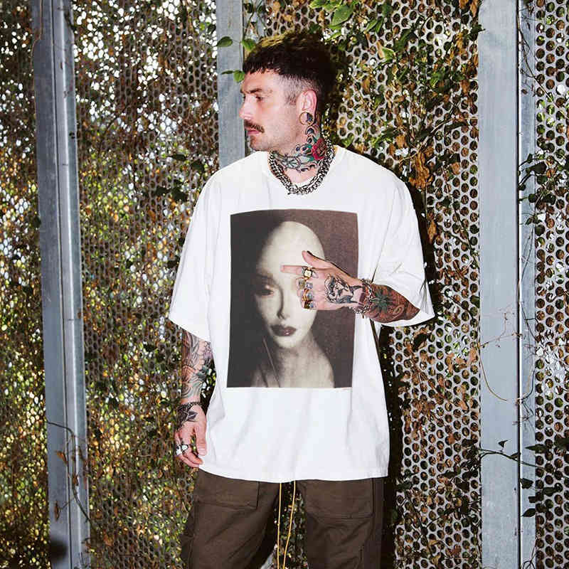 Luke vicious ethereal tee portrait print high street oversize short sleeve T-shirt JU7S, White;black
Luke vicious ethereal tee portrait print high street oversize short sleeve T-shirt JU7S, White;black