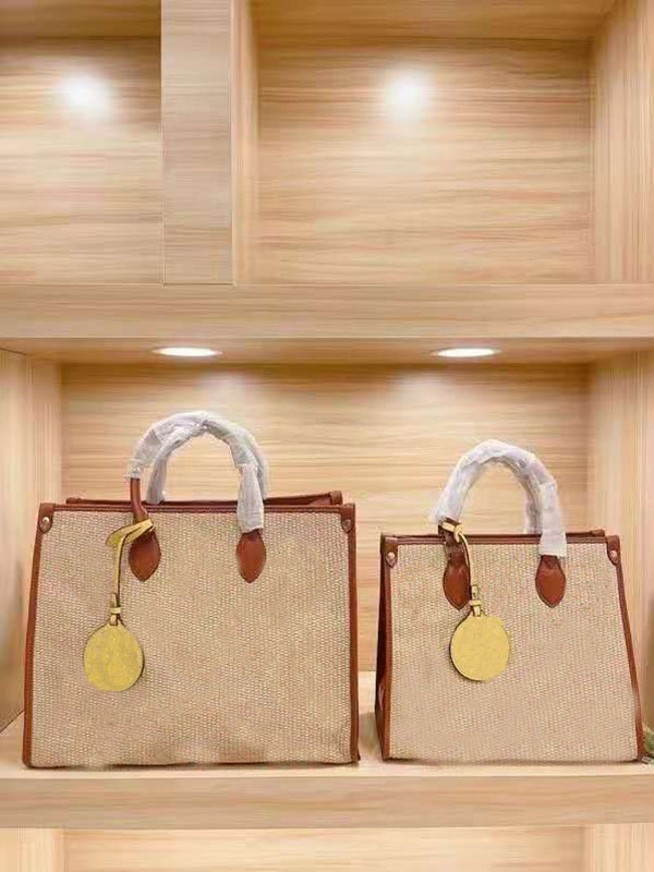 Woven leather shopping bag, sunshine, refreshing, artistic, beautiful, sweet, fashionable, trendy, large-capacity, high-end design, No logistics to make up the difference
Woven leather shopping bag, sunshine, refreshing, artistic, beautiful, sweet, fashionable, trendy, large-capacity, high-end design, No logistics to make up the difference