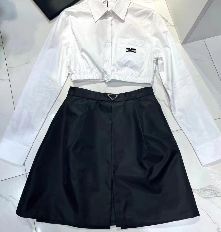 22ss women' skirt short shirt fashion with nylon inverted triangle style lady sexy Dress high quality black size -L
22ss women' skirt short shirt fashion with nylon inverted triangle style lady sexy Dress high quality black size -L