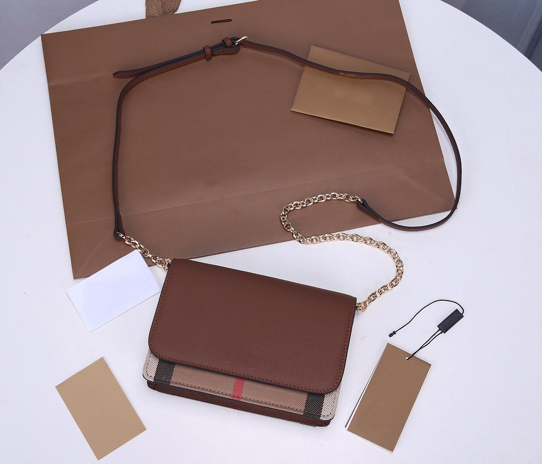 Women Luxurys Designer Bag Chain Stripe Crossbody Bags Flap Handbags Wallet Plaid Messenger Fashion Letter Canvas Leather Lady Check Pa Women's Handbag, Extra fee
Women Luxurys Designer Bag Chain Stripe Crossbody Bags Flap Handbags Wallet Plaid Messenger Fashion Letter Canvas Leather Lady Check Pa Women's Handbag, Extra fee