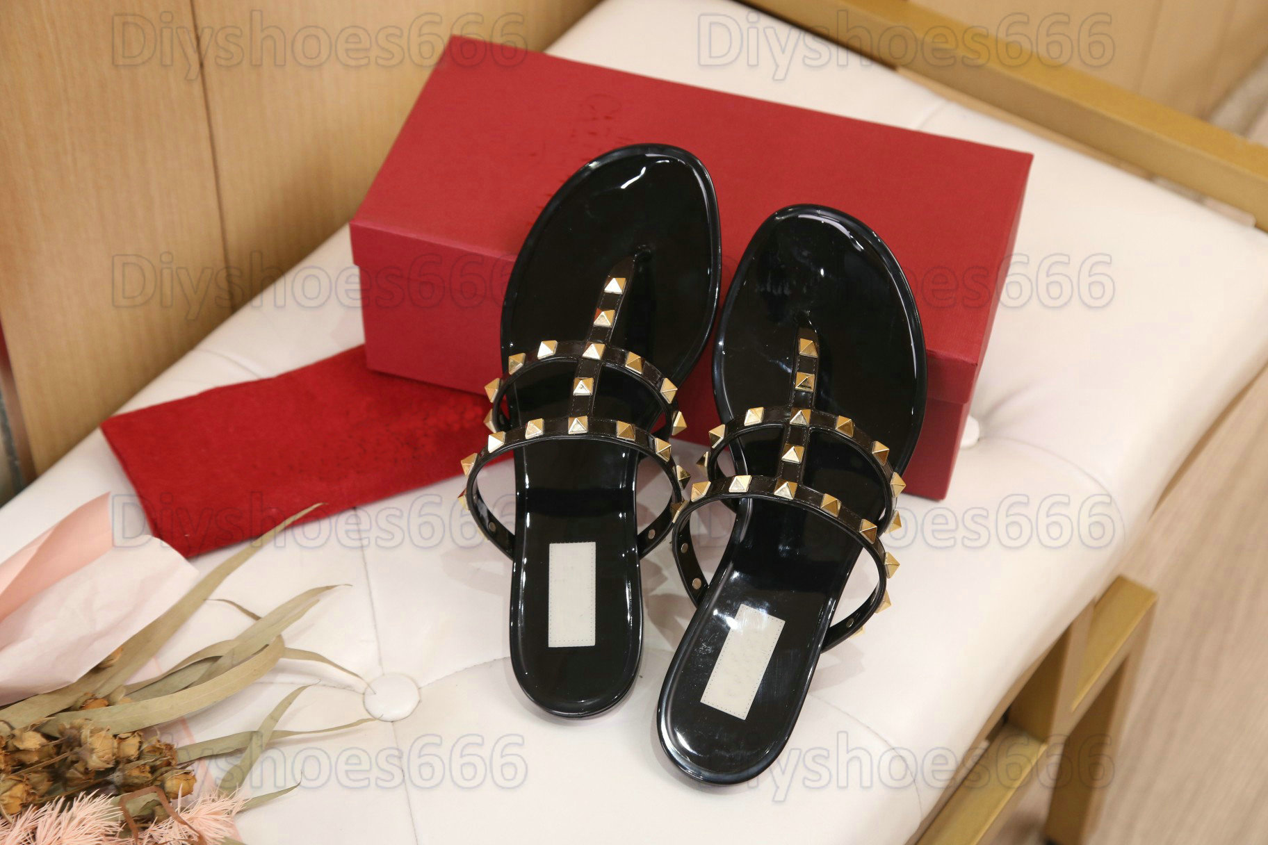 Italy Garavani Rockstud flat Rubber Jelly Sandal Slipper Womens Designer Shoes Luxury Slippers Flip Flops Ladies Sandals Floral Brocade Beach Scuffs, Black
Italy Garavani Rockstud flat Rubber Jelly Sandal Slipper Womens Designer Shoes Luxury Slippers Flip Flops Ladies Sandals Floral Brocade Beach Scuffs, Black