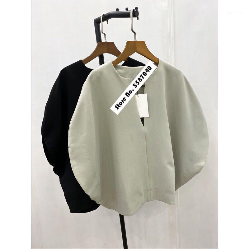 Early Autumn Cut V-neck Sleeveless Blouse Dropped Shoulder Round Contour Top Women Women's Blouses & Shirts, White
Early Autumn Cut V-neck Sleeveless Blouse Dropped Shoulder Round Contour Top Women Women's Blouses & Shirts, White