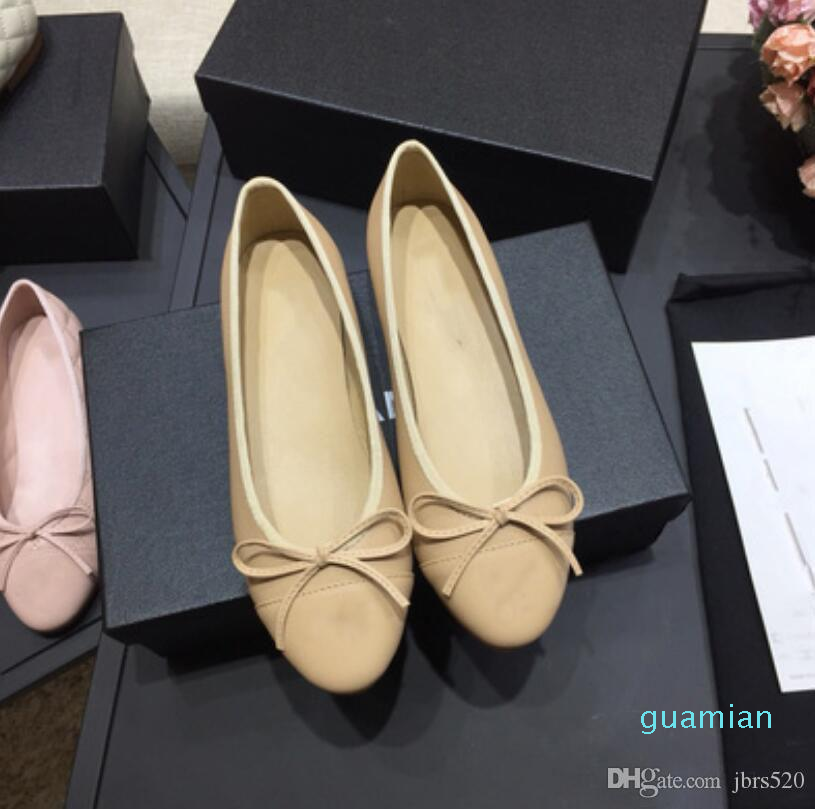 2021 Dress shoes Designer Genuine soft Leather Rhombic Ladies Bow Shoes luxury Letter Classic woman Sheepskin Flat boat shoes size 34-42 910, Black
2021 Dress shoes Designer Genuine soft Leather Rhombic Ladies Bow Shoes luxury Letter Classic woman Sheepskin Flat boat shoes size 34-42 910, Black